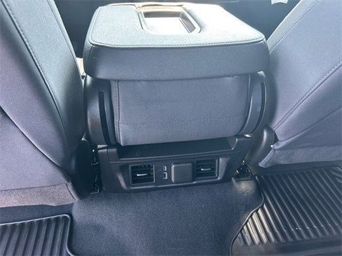 Used 2025 GMC Sierra 1500 Elevation image 29