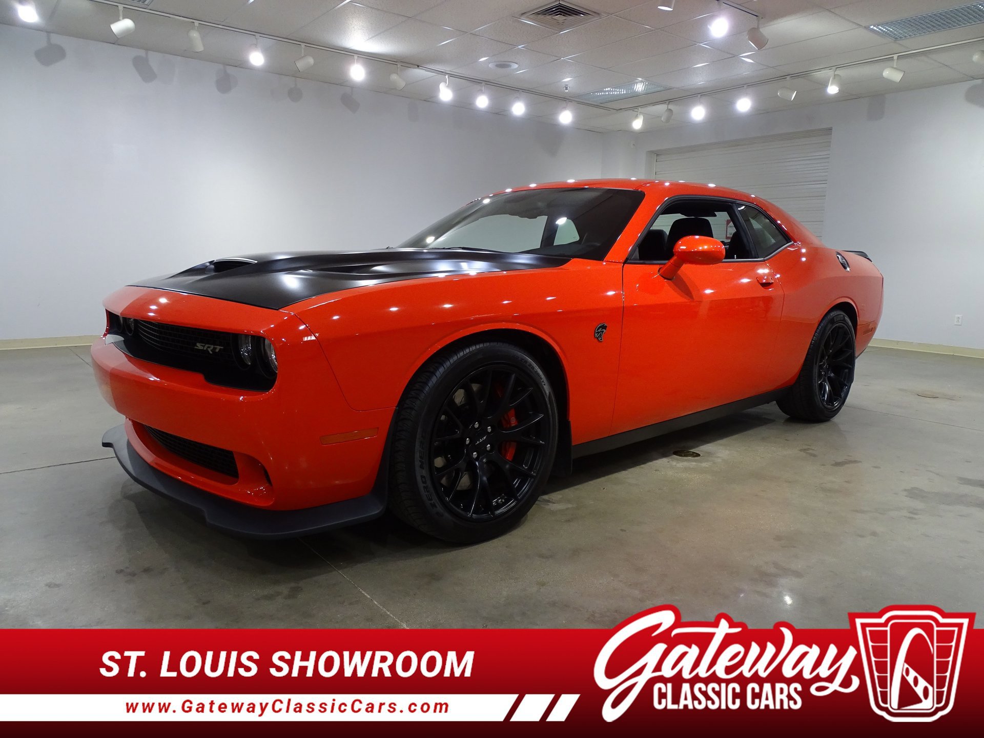 Used 2016 Dodge Challenger SRT Hellcat RWD image 1