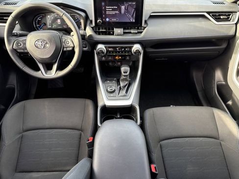 Used 2025 Toyota RAV4 SE w/ Convenience Package image 12