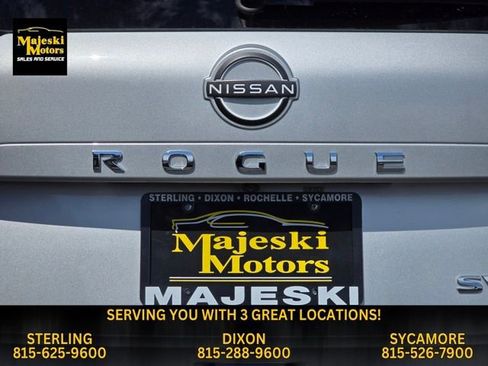 Used 2023 Nissan Rogue SV image 14
