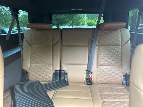 Used 2021 Cadillac Escalade ESV Sport w/ Driver Assist Tech Package AWD/4WD image 11