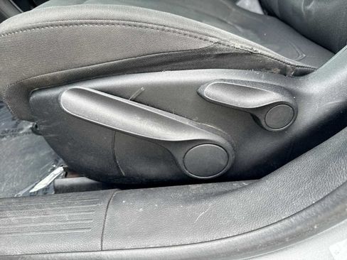 Used 2016 Chrysler 200 LX FWD image 14