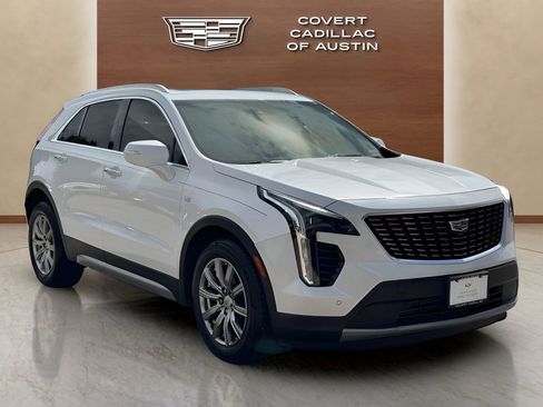 Used 2019 Cadillac XT4 Premium Luxury w/ Enhanced Visibility Package AWD/4WD image 8