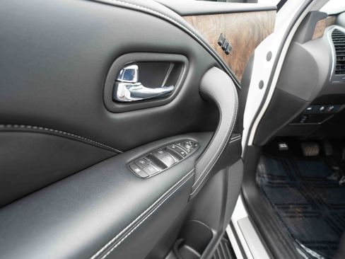 Used 2023 INFINITI QX80 Premium Select w/ All-Season Package AWD/4WD image 7