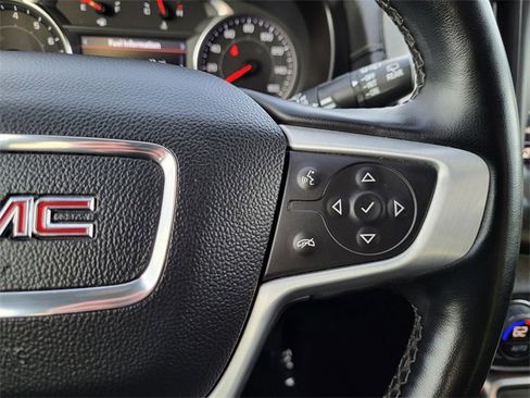 Used 2024 GMC Terrain SLT image 17
