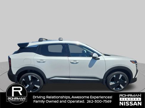 Certified 2025 Nissan Kicks SR FWD image 7