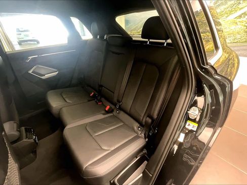 Used 2024 Audi Q3 2.0T Premium w/ Convenience Package image 21