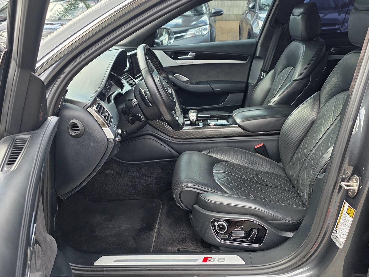 Used 2015 Audi S8 AWD/4WD image 21