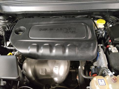 Used 2023 Jeep Cherokee Altitude Lux w/ Lux Elite Package AWD/4WD image 30