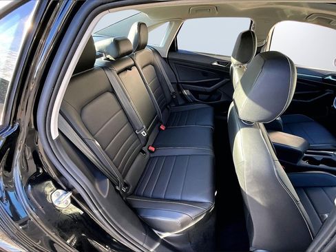 Used 2024 Volkswagen Jetta SE image 23