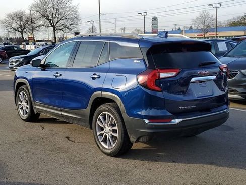 Used 2023 GMC Terrain SLT image 4