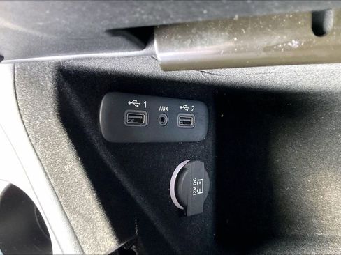 Used 2023 Dodge Challenger SXT RWD image 16