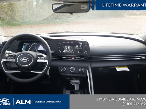 New 2026 Hyundai Elantra SE FWD image 18