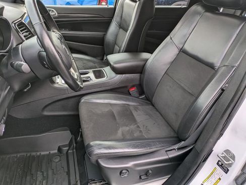 Used 2021 Jeep Grand Cherokee Laredo X image 11