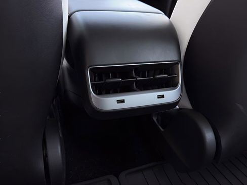 Used 2019 Tesla Model 3 Performance image 19