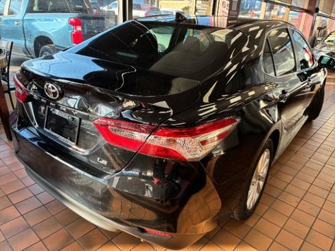 Used 2023 Toyota Camry LE image 10