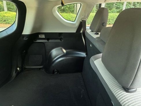 Used 2013 Toyota RAV4 LE FWD image 18