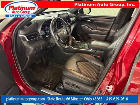 Used 2021 Toyota Highlander XSE FWD image 10