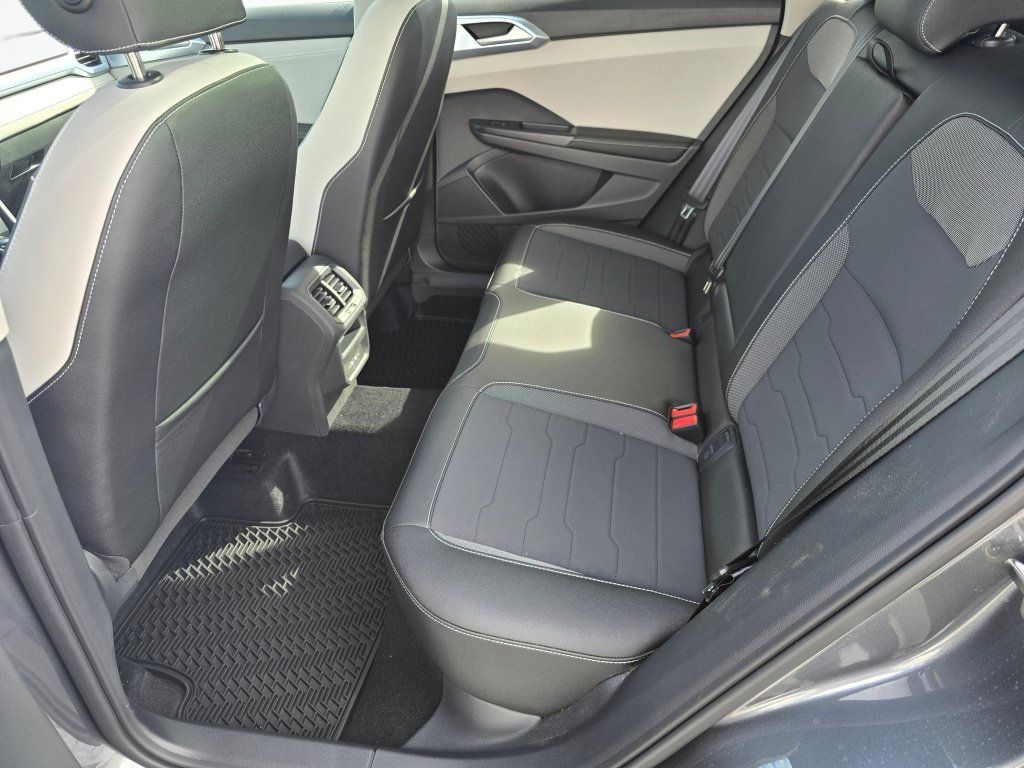 New 2026 Volkswagen Taos SE AWD/4WD image 34