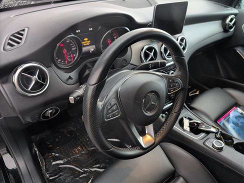 Certified 2018 Mercedes-Benz GLA 250 4MATIC image 10