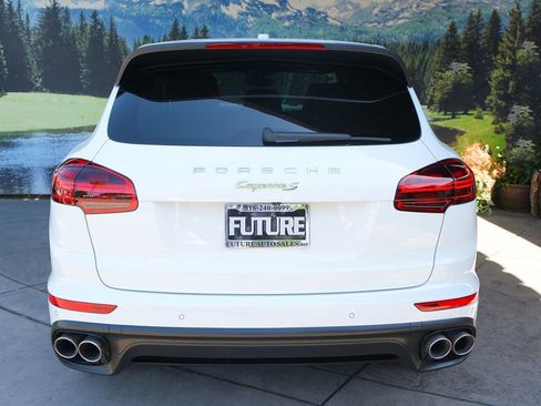 Used 2017 Porsche Cayenne S image 5