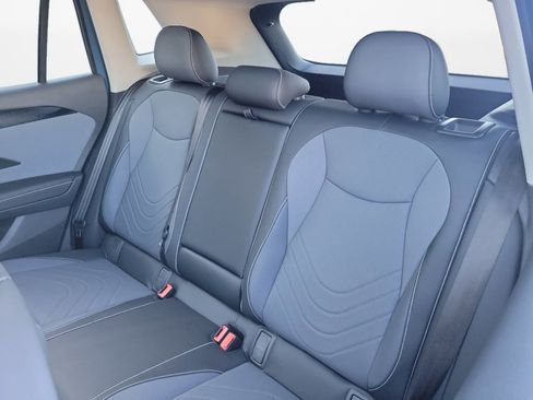 New 2026 Volkswagen Tiguan SE AWD/4WD image 12
