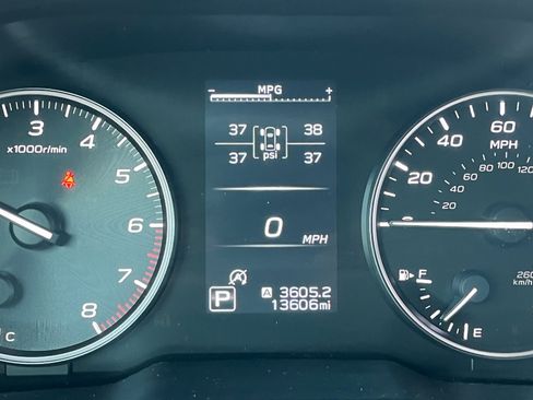 Certified 2025 Subaru Outback Premium w/ Popular Package #1A AWD/4WD image 11