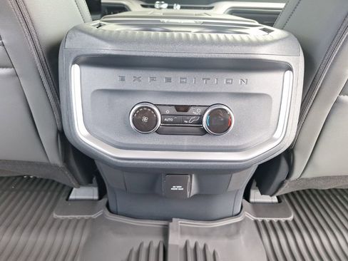 New 2026 Ford Expedition Active AWD/4WD image 18