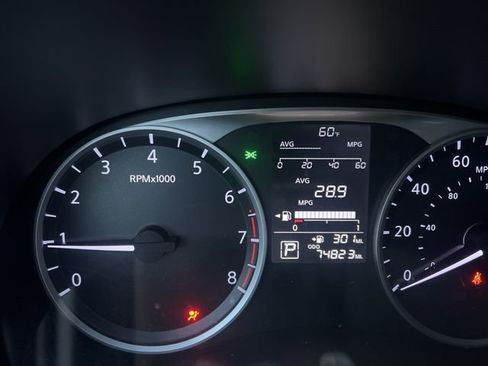 Used 2020 Nissan Kicks S image 18