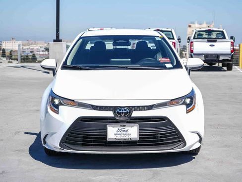Used 2024 Toyota Corolla LE FWD image 2