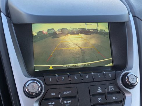 Used 2017 Chevrolet Equinox LT w/ Convenience Package image 16