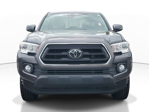 Used 2022 Toyota Tacoma SR5 w/ Technology Package RWD image 2