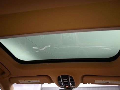 Used 2018 Porsche Panamera 4 image 27