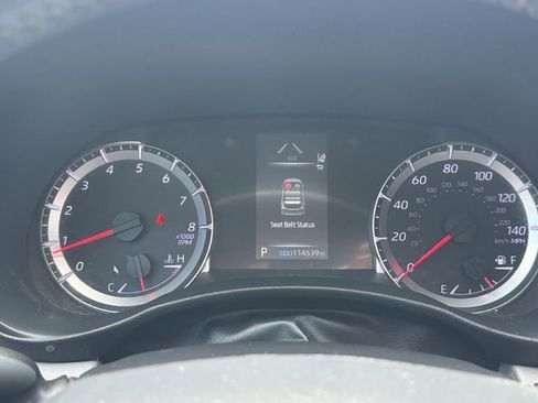 Used 2022 Toyota Highlander LE FWD image 24