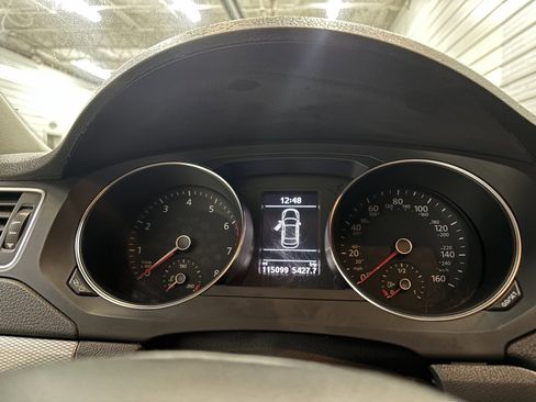 Used 2017 Volkswagen Jetta SE image 17