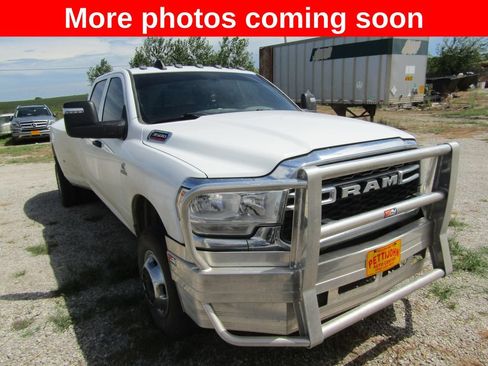 Used 2024 RAM 3500 Tradesman w/ Chrome Appearance Group AWD/4WD image 7