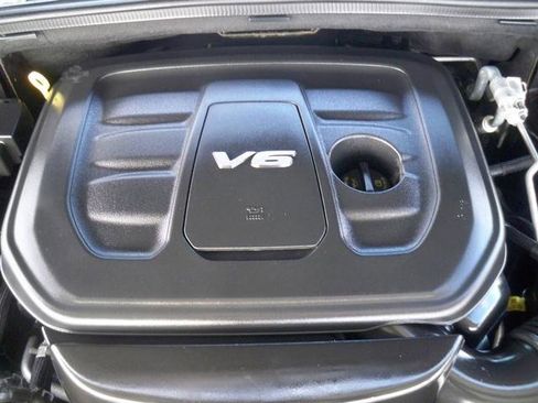 Used 2017 Jeep Grand Cherokee Limited w/ Luxury Group II image 9