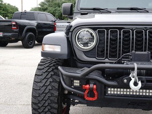 Used 2024 Jeep Wrangler Unlimited Sport AWD/4WD image 46