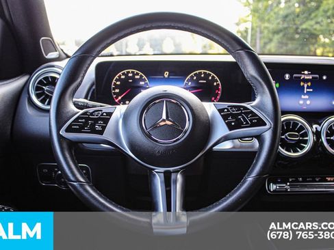 Used 2024 Mercedes-Benz GLB 250 4MATIC image 25