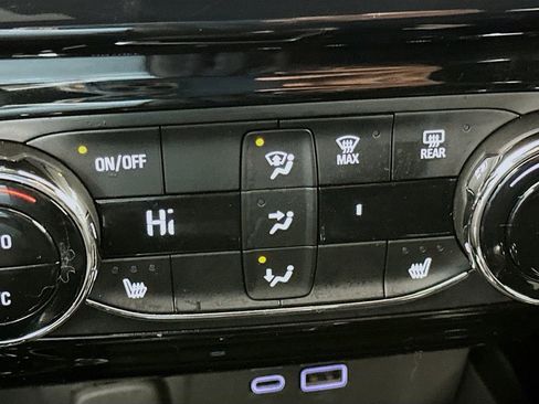 Used 2024 Chevrolet Trax RS image 26