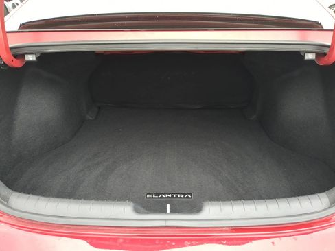 Used 2023 Hyundai Elantra SEL image 30