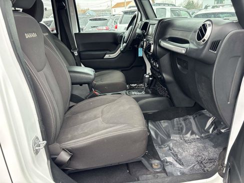Certified 2017 Jeep Wrangler Unlimited Sahara w/ Connectivity Group image 13
