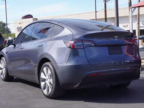 Used 2023 Tesla Model Y Long Range image 3