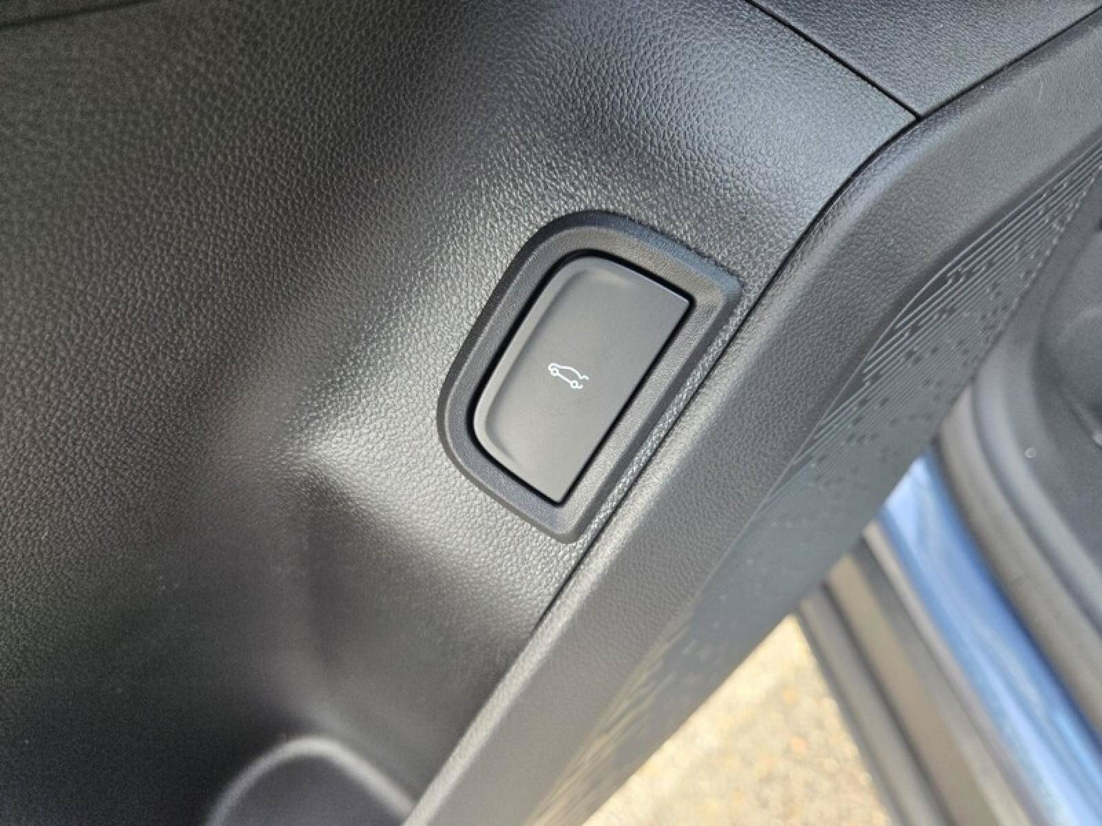 New 2026 GMC Terrain Denali w/ LPO, Floor Liner Package AWD/4WD image 27