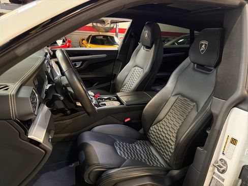 Used 2019 Lamborghini Urus image 15