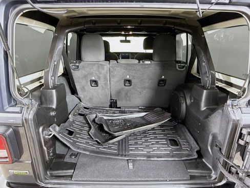 Used 2022 Jeep Wrangler Unlimited Sport image 24