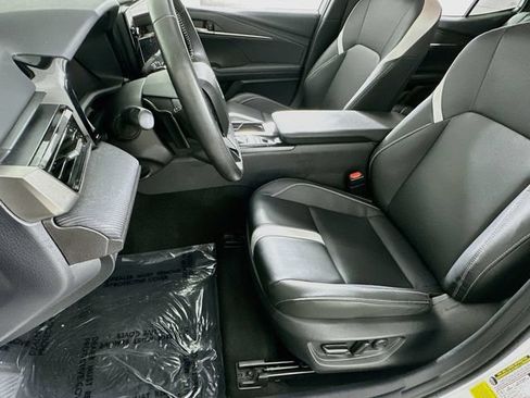 Used 2025 Toyota Camry SE w/ Multimedia Upgrade Package FWD image 9