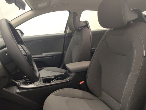 Used 2025 Kia K4 FWD image 17