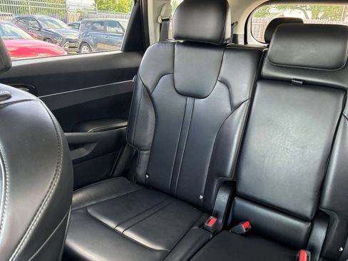 Used 2024 Kia Sorento S FWD image 37