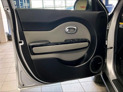 Used 2019 Kia Soul + w/ Audio Package FWD image 9